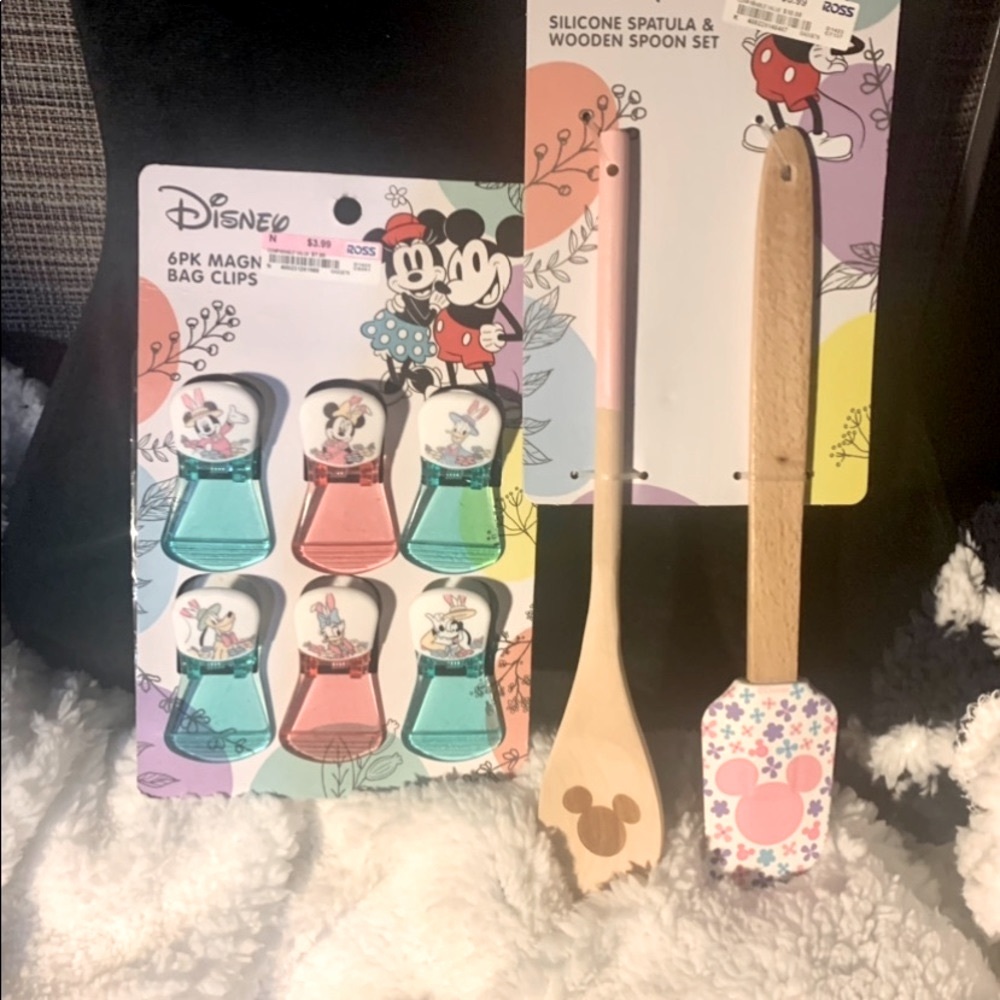 Minnie Mouse bundle - Picture 2 of 4